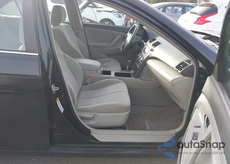 2010 Toyota Camry Le z USA, uszkodzony, nr VIN 4T4BF3EK2AR065351